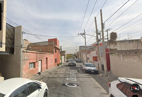 Casa Ubicada En Colonia Mezquitan Guadalajara, Jalisco. Con 1 Recamara Y 73m2. Entre Av. Manuel Ávila Camacho Y Av. Enrique Díaz De León.