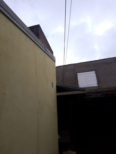 Dos Casas Una Duplex Cada Una Tiene Dos Acotaciones Baño