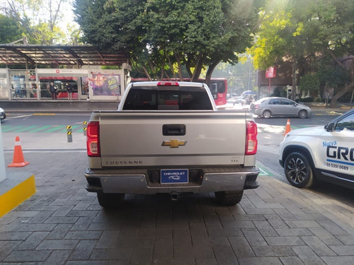 Imagen 6 de 15 de Chevrolet Cheyenne 2016 5.3 V8 Lt Z71 Doble Cabina 4x4 At