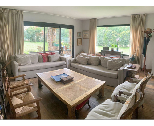 Venta Casa Barrio Privado, Categoría, Impecable, Peyrou