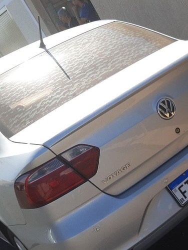 Imagem 5 de 5 de Volkswagen Voyage 2016 1.6 Msi Comfortline Total Flex 4p