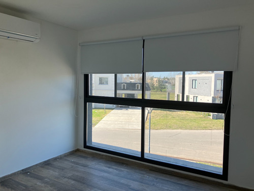 Imagen 8 de 16 de Venta De Casa En Terralagos, Canning