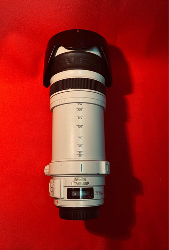 Canon Zoom Lens Ef 28-300mm 1:3.5-5.6 L Is Usm