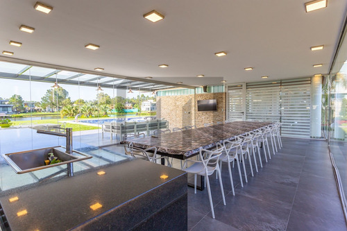 Imagen 14 de 30 de Imponente Casa Premiun A La Venta En Barrio Terralagos.