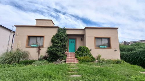 Villa Del Lago: Hermosa Casa En Venta - Va. Parque San Miguel