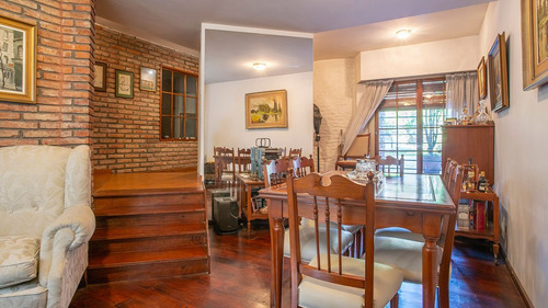 Venta Casa De Tres Dormitorios Con Patio Y Pileta