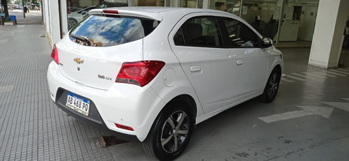 Chevrolet Onix Ltz Mt 2017 Unico Forestcar Balbin #5