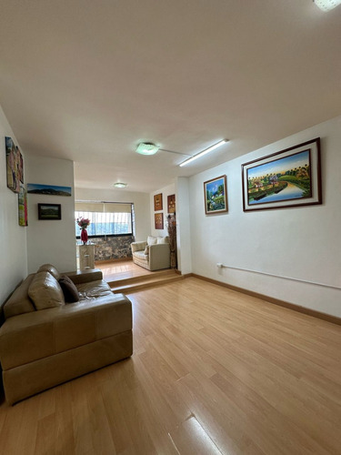 Apartamento En Venta. Los Cortijos.