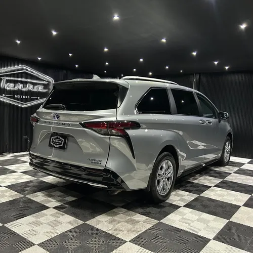 Toyota Sienna 2.5 Hev Platinum