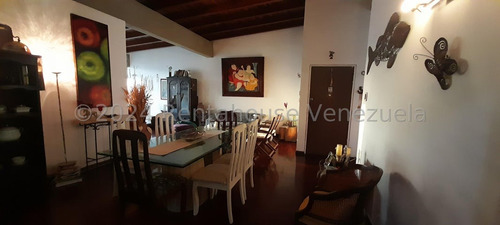 Apartamento Tipo Pent House En Venta. Urb. Santa Inés.