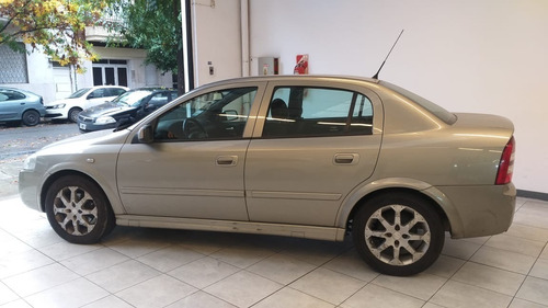 Chevrolet Astra Gls 2.0 2010 Con Gnc (co)