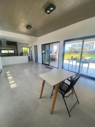 Casa En Venta En Villalobos, Pueblos Del Plata