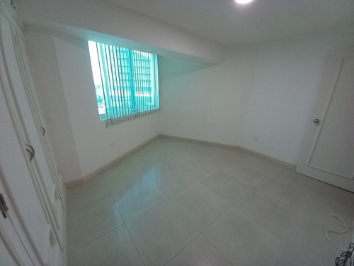 Imagen 8 de 14 de Hermoso Apartamento En Edif. Estefanny, Costa Azul