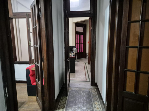 Venta De Residencial Estudiantil En Pleno 18 De Julio.