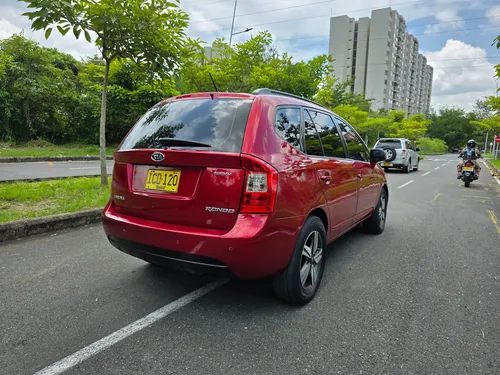Kia Carens 2.0 Rondo Ex