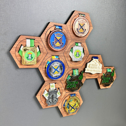 Porta Medalhas Modular Hexagonal 13x11cm 3 Cores - Kit C/ 10