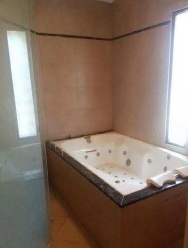 Casa 6 Ambientes Con Cocheras Piscina