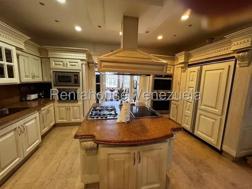 Lujosa Y Exclusiva Casa En Venta De 1400mts² En La Lagunita Country Club