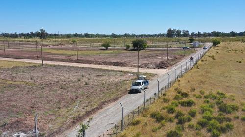 Lote De 10x30, Barrio Semicerrado, Oportunidad. La Plata