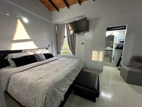 Townhouse Moderno En Villa La Fontana Socc