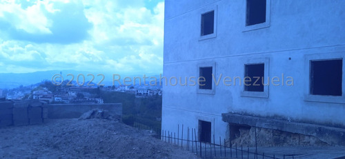 Estupendo Edificio En Venta Para Su Proyecto Residencial O Comercial En Carrizal, Altos Mirandinos 25-14088 A1(3)