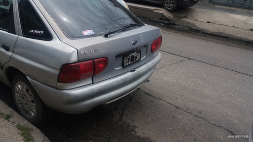 Ford Escort 1.8 Lx Aa Plus