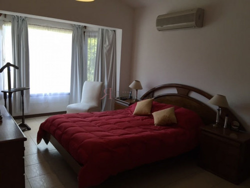 Casa En Punta Del Este, Cantegril | Rebeca Negocios Inmobiliarios Ref:9674- Ref: 9674