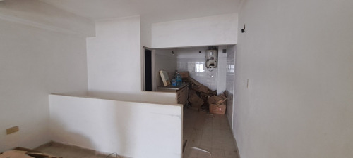 Local En Las Toninas Con Vivienda Sobre Calle 1