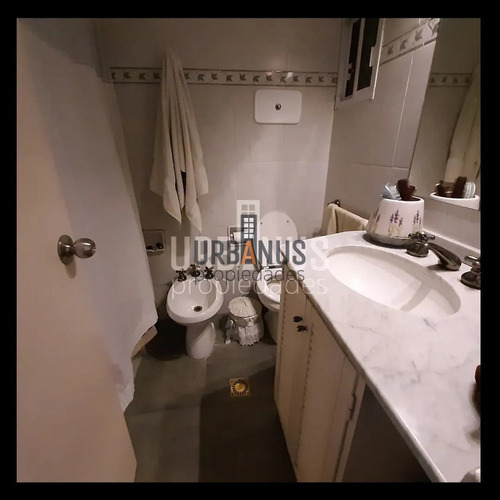 Apartamento 3 Dormitorios, 2 Baños Y Garaje En Pocitos- Ref: 52