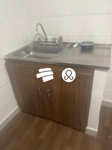 Se Vente O Permuta Local Comercial En Laureles Con Parqueadero