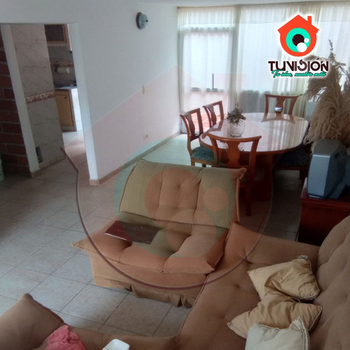 Imagen 3 de 9 de Town House (casa) En Valle Claro, Urbanización Valle Chara, Charallave, Miranda