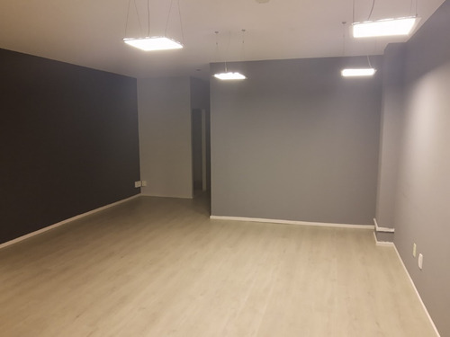 Local En Renta Milenio En Plaza Comercial 1 Baño Factura