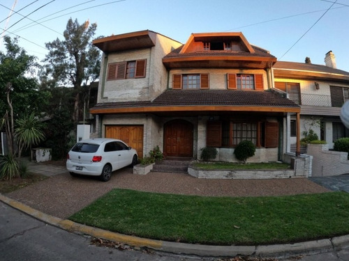 Imagen 1 de 11 de Chalet En Venta En Villa Sarmiento