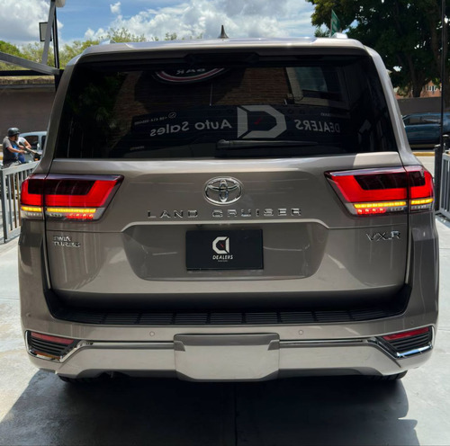 Toyota Land Cruiser 300 V6