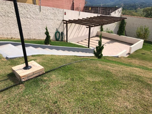 Imagem 16 de 17 de Linda Chácara Com Projeto De Campos Do Jordão !