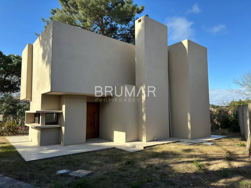 Venta Casa 3 Dormitorios En Altos De Pinar