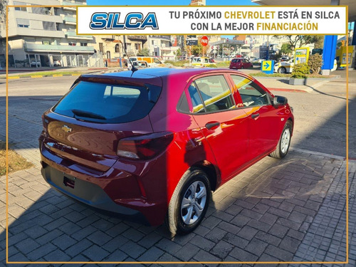 Imagen 5 de 16 de Chevrolet Onix Ls 2023 Rojo 0km