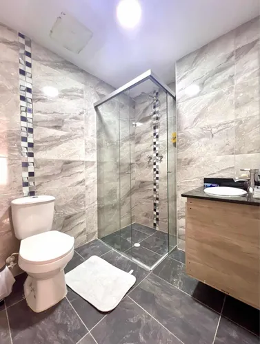 Amplio Apartamento En Laureles.