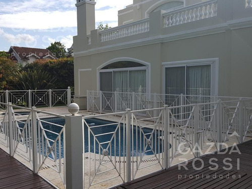Imponente Propiedad En Barrio Privado Solar Del Bosque, Canning