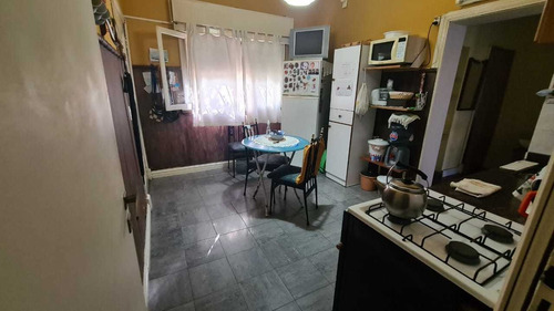 Imagen 7 de 10 de En Venta En El Palomar, En Planta Baja Hermosa Propiedad De 4 Ambientes Con 2 Baños, Living Comedor; Cocina Comedor; Tres Dormitorios Garage Y Fondo. F: 8498