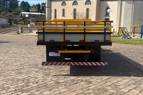 Caminhão Ford F-600 V8 - 1966