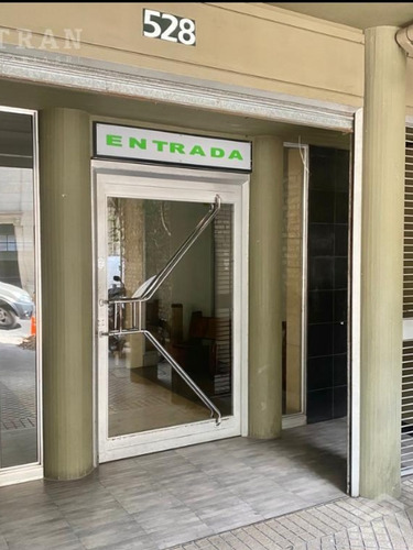 Oficina C/vista Al Río Y Edificio Aduana!