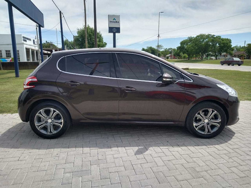 Imagen 6 de 11 de Peugeot 208 2014 1.6 Feline Pack Cuir