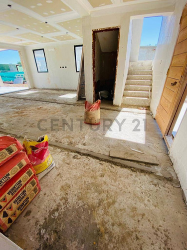 Imagen 23 de 23 de Casa Con Pileta Con 5 Cuartos En San Ramon