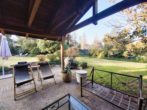 Casa 6 Dormitorios, Con Gran Terreno Y Buena Conectividad