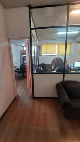 Arriendo Bodega De 984m2 C/oficina En Indepndencia