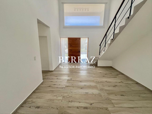 Casa Venta 3 Dormitorios Barrio El Trebol Lote De 961 M2 Haras Santa Maria Escobar