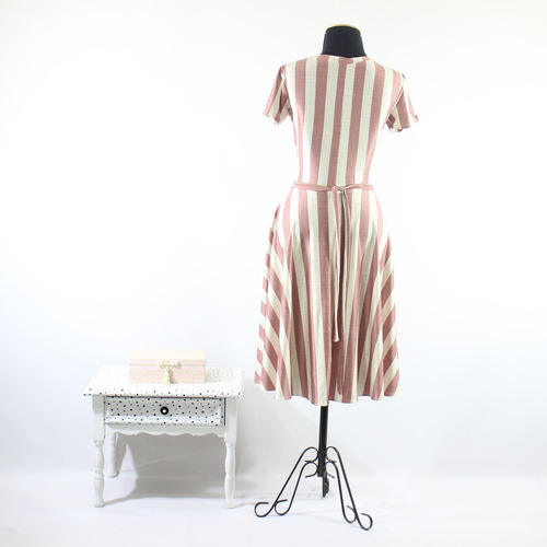 Imagem 3 de 3 de Vestido Venetia Listras Rodada Midi Moda Evangélica