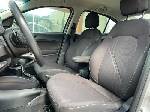 Fiat Cronos 1.8 Precision 16v Flex Aut. 4p