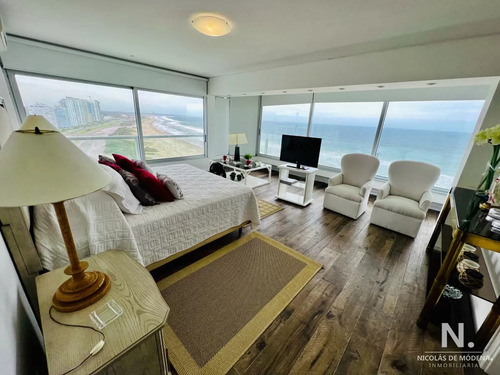 Departamento De 4 Dormitorios En Venta En Estrella De Mar, Punta Del Este